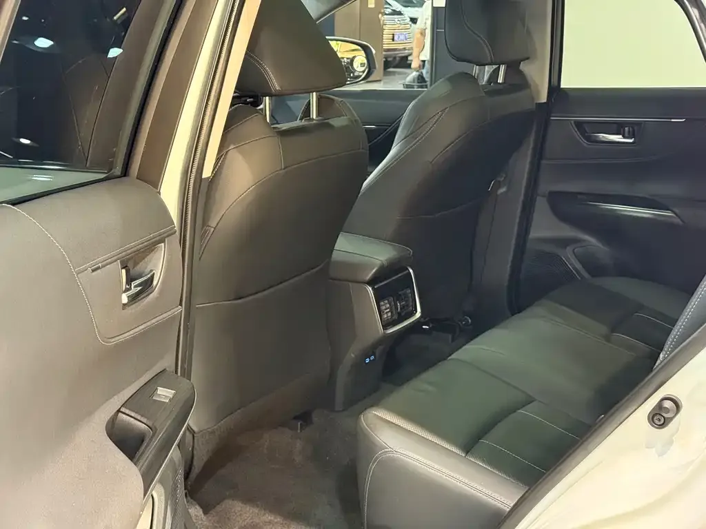 Toyota Harrier 2023 из CN, фото 10
