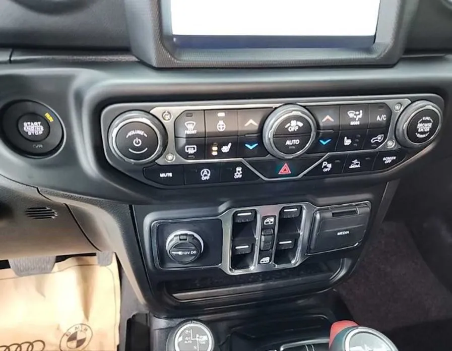 Jeep Wrangler — фото 2