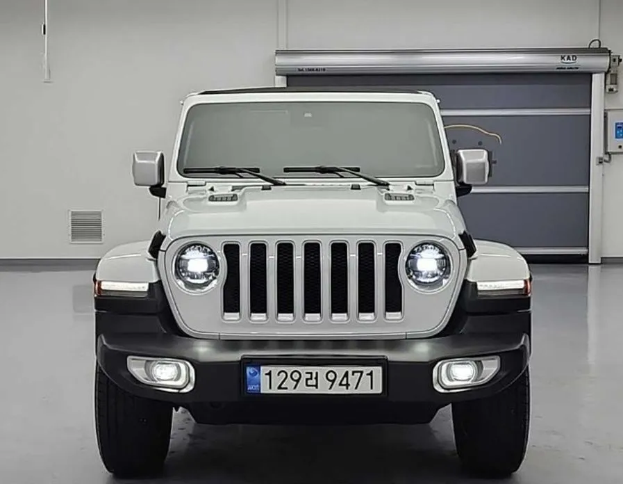 Jeep Wrangler — фото 8