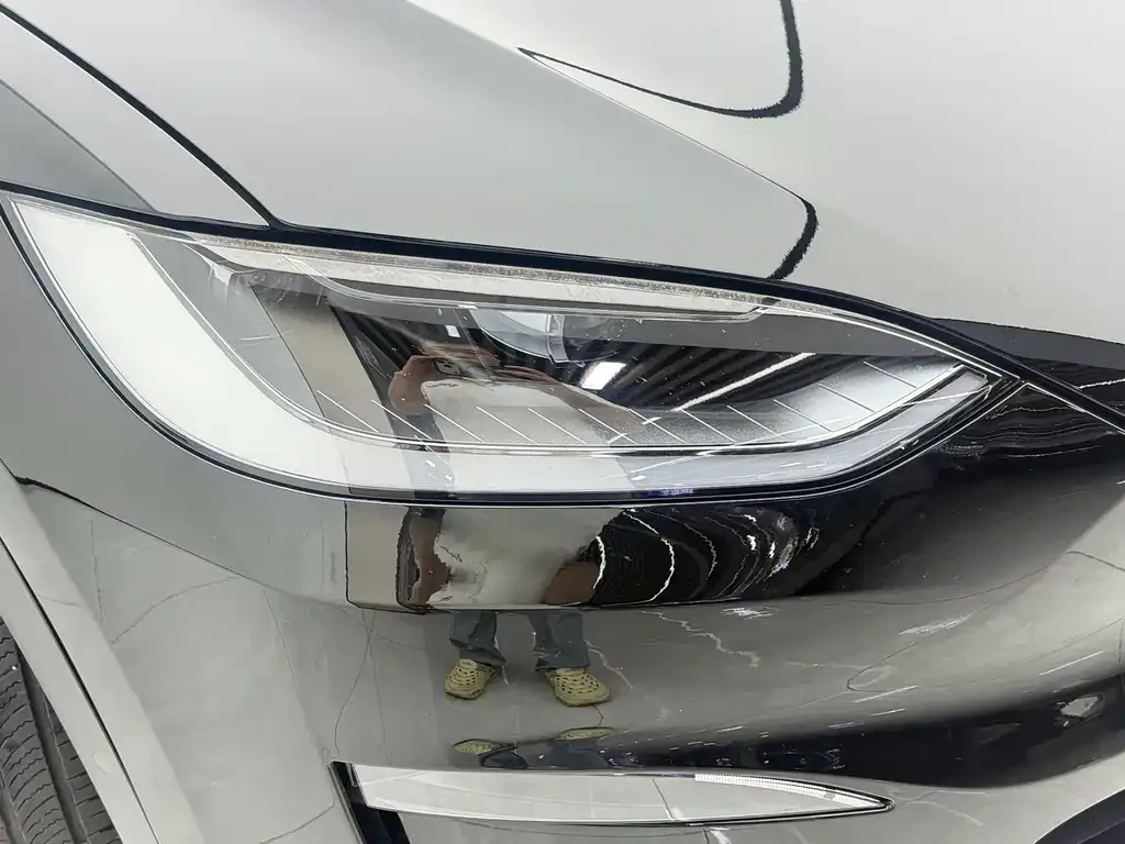 Tesla Model X — фото 6