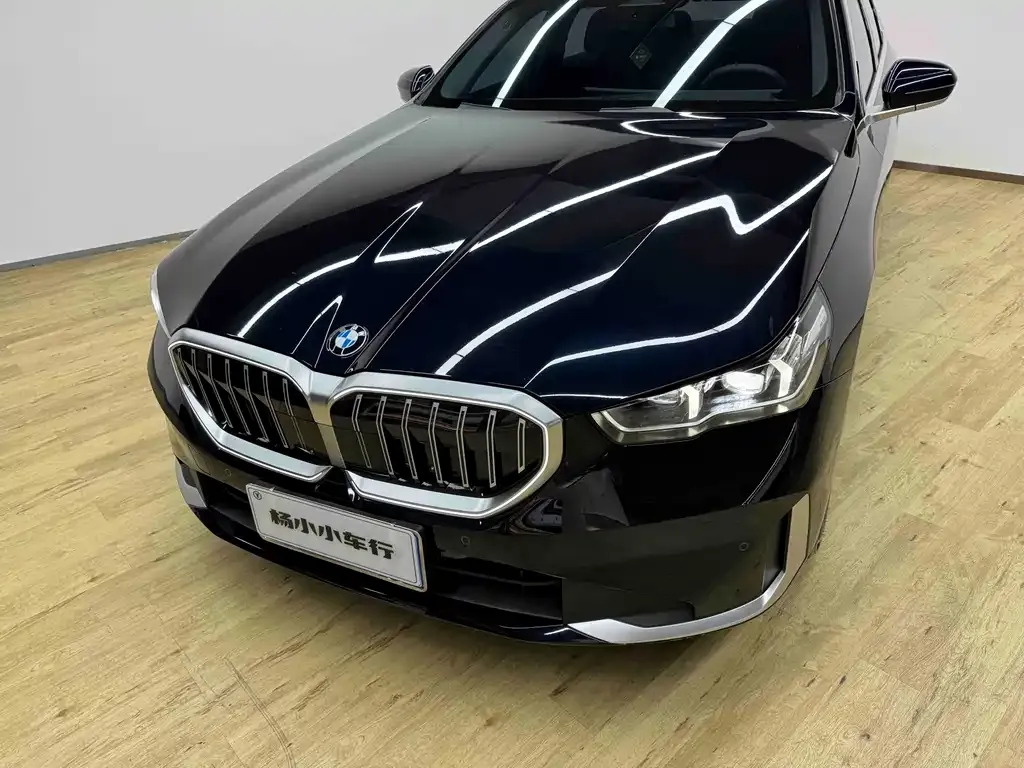 BMW 5 Series — фото 10