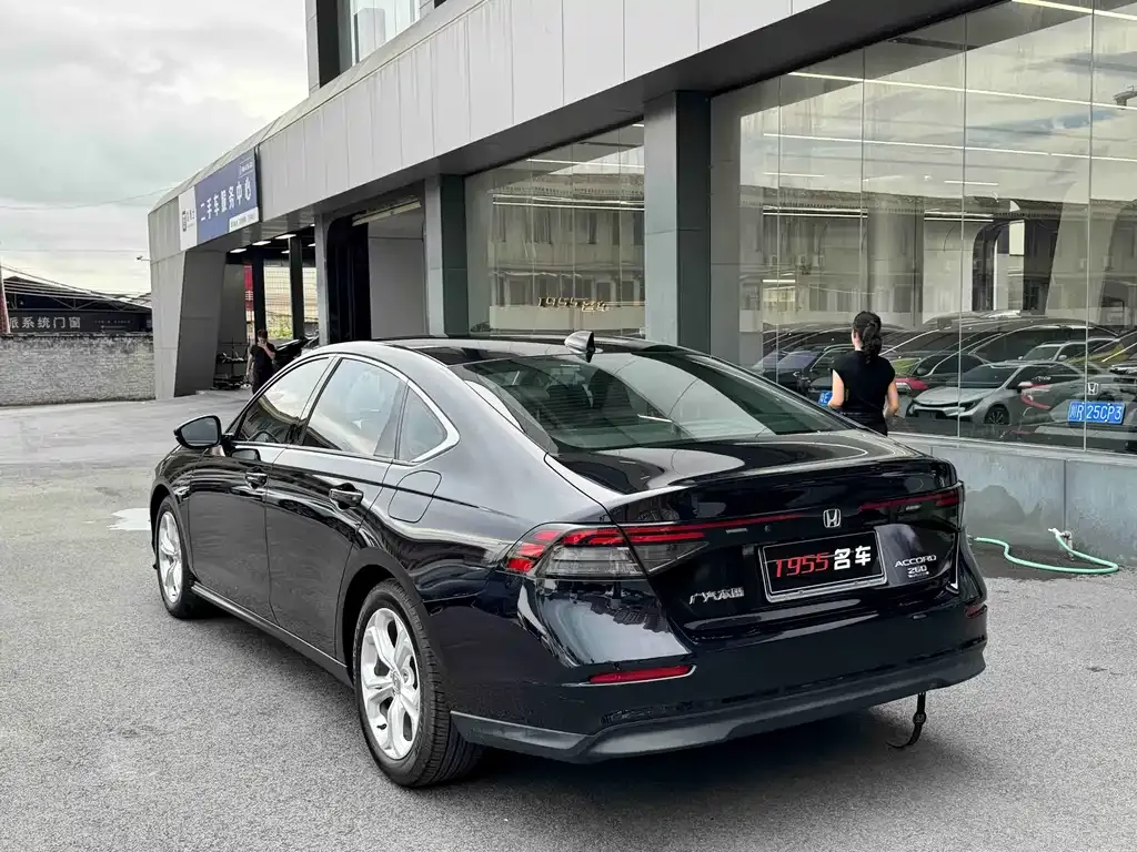 Honda Accord — фото 6