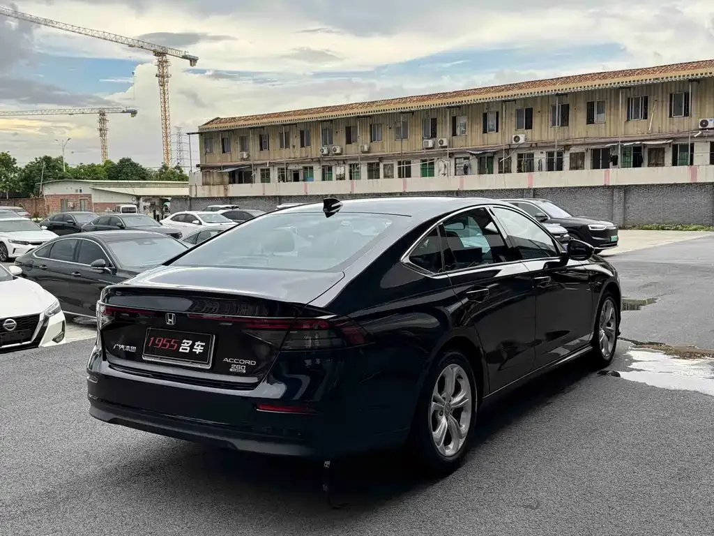 Honda Accord — фото 5