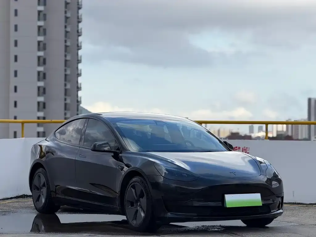 Tesla Model 3 — фото 5