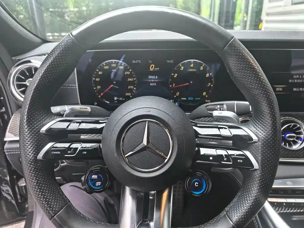 Mercedes-Benz AMG GT — фото 7
