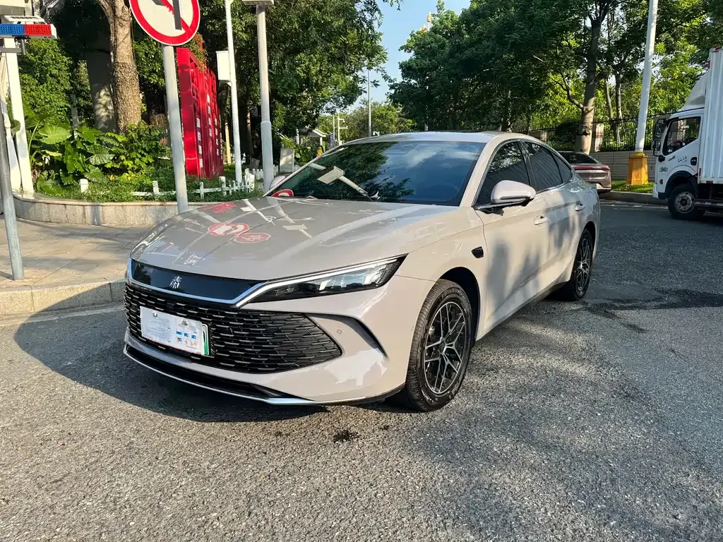 BYD Qin L — фото 1
