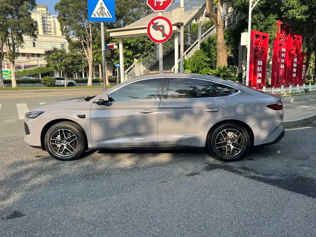 BYD Qin L — фото 6