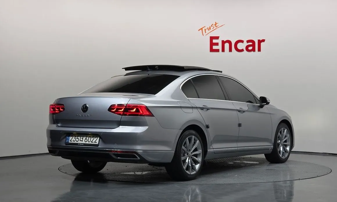 Volkswagen Passat 2021 из KR, фото 2