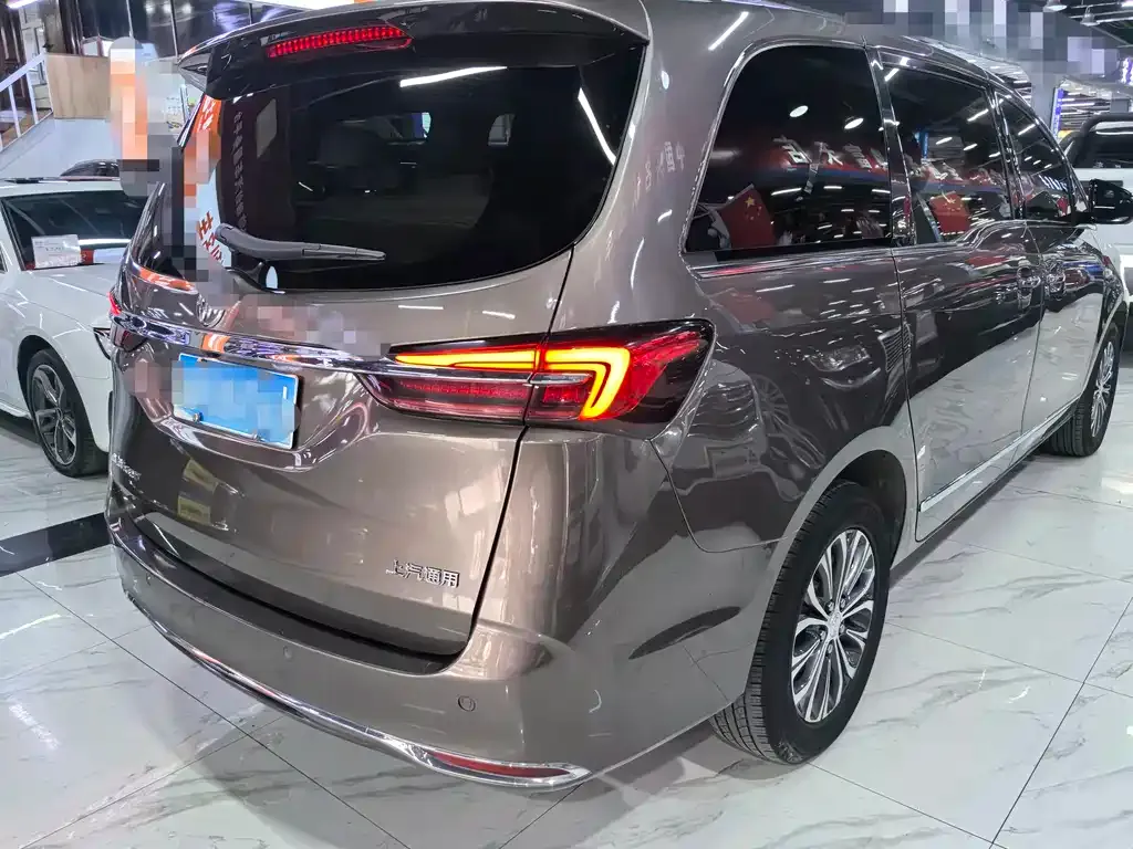 Buick GL8 2023 из CN, фото 2