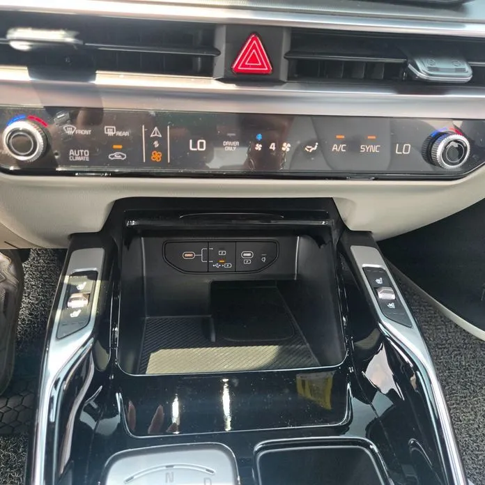 Kia Sorento — фото 8