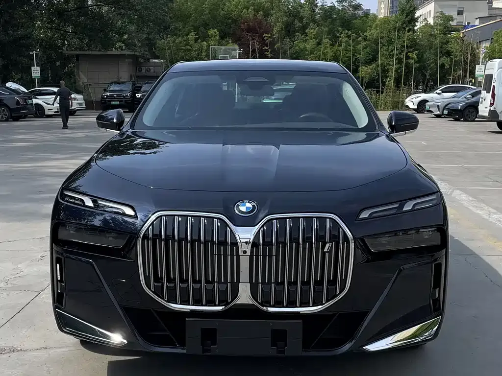 BMW i7 2025 из CN, фото 10
