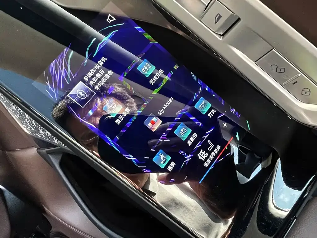 BMW i7 2025 из CN, фото 7