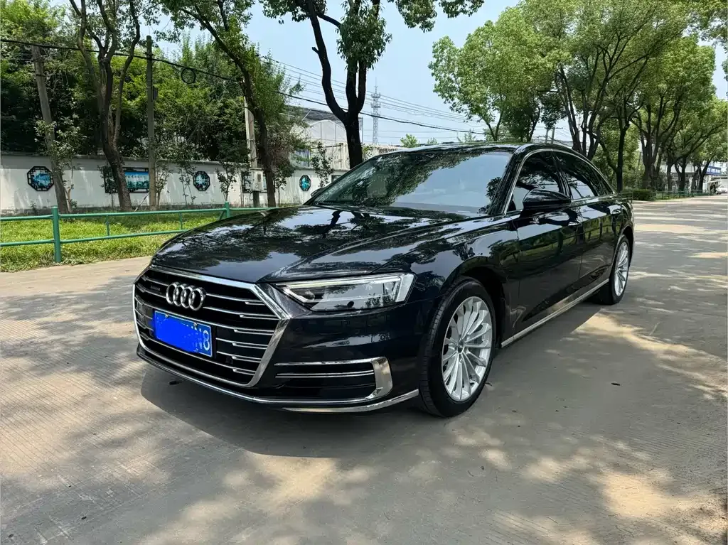 Audi A8 — фото 4