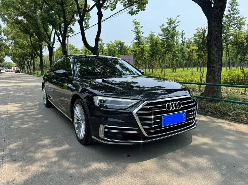Audi A8 — фото 10
