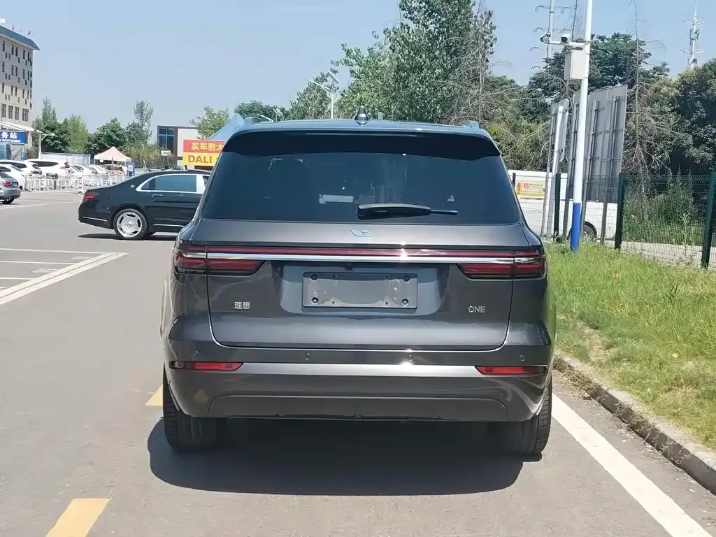Li Auto ONE — фото 9
