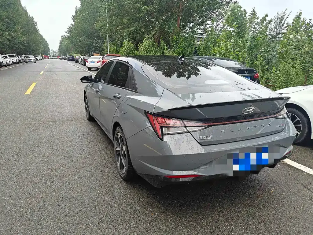 Hyundai Elantra — фото 10