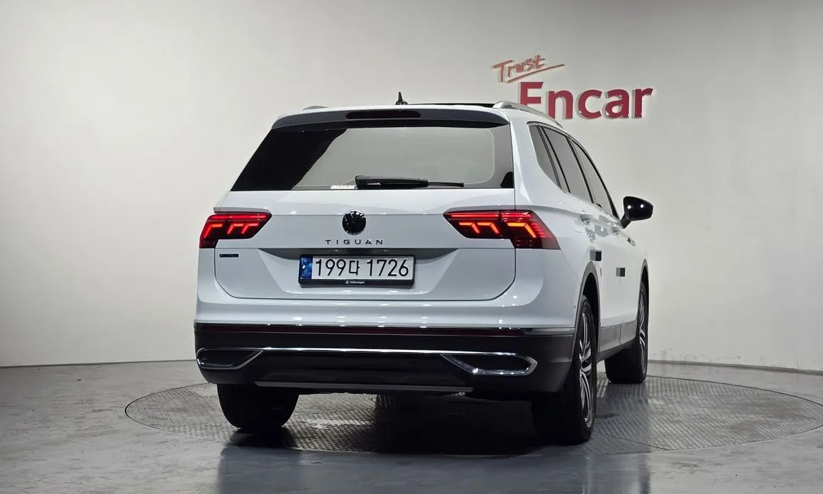 Volkswagen Tiguan — фото 2