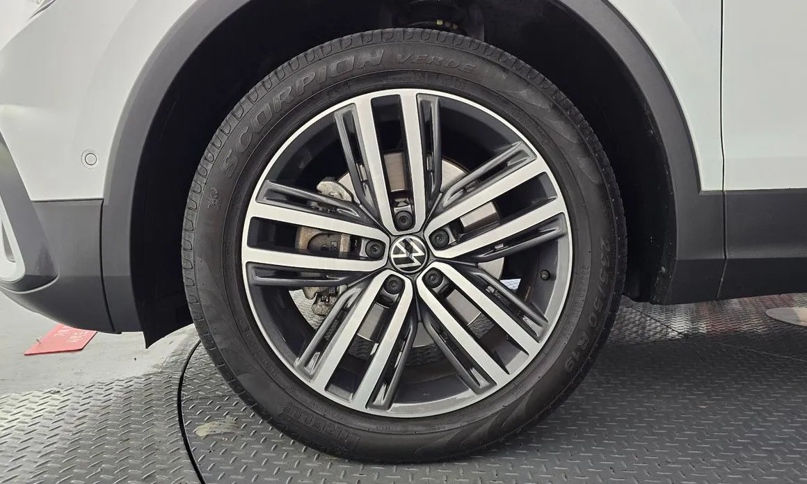 Volkswagen Tiguan — фото 8