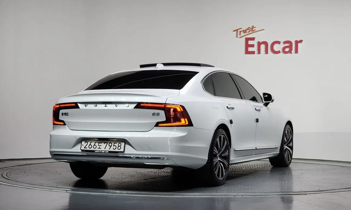Volvo S90 2023 из KR, фото 4