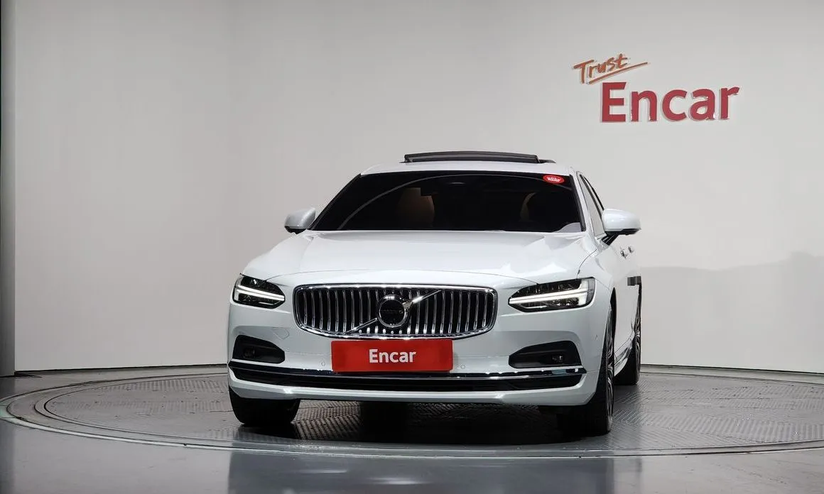 Volvo S90 2023 из KR, фото 3