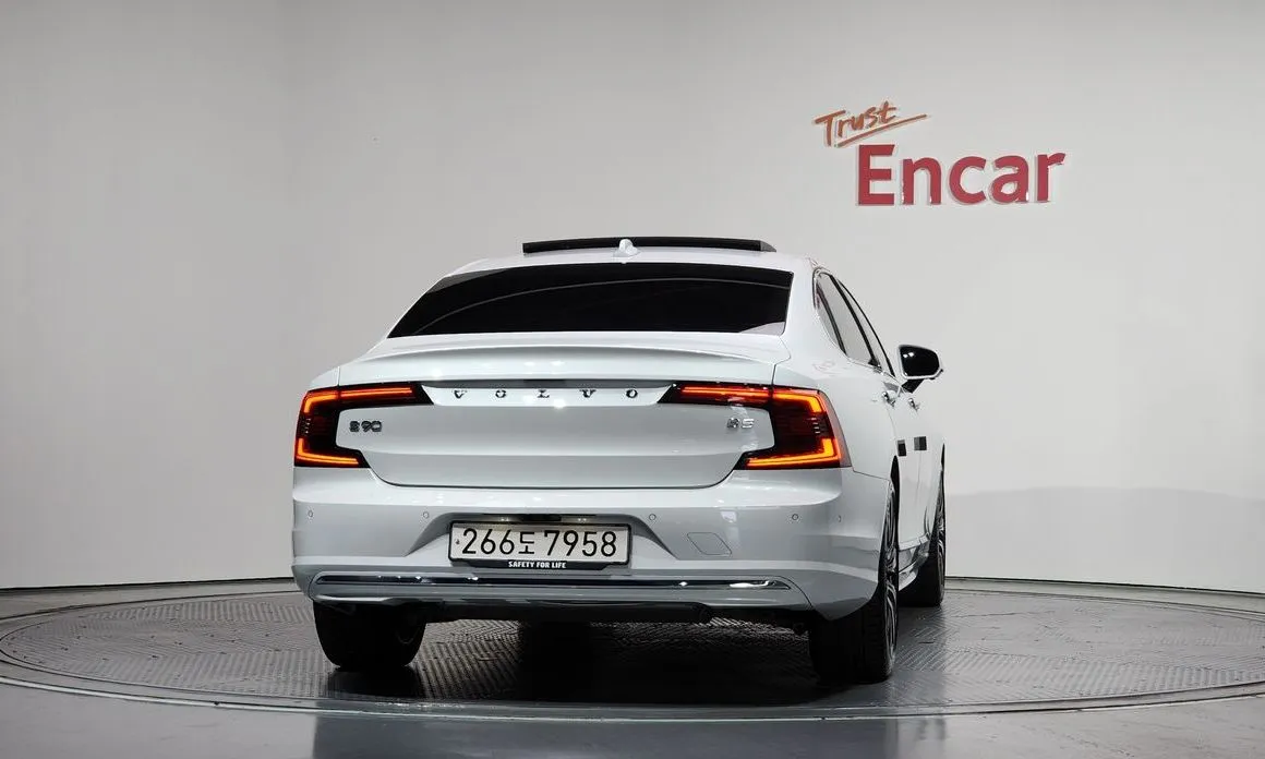 Volvo S90 2023 из KR, фото 5