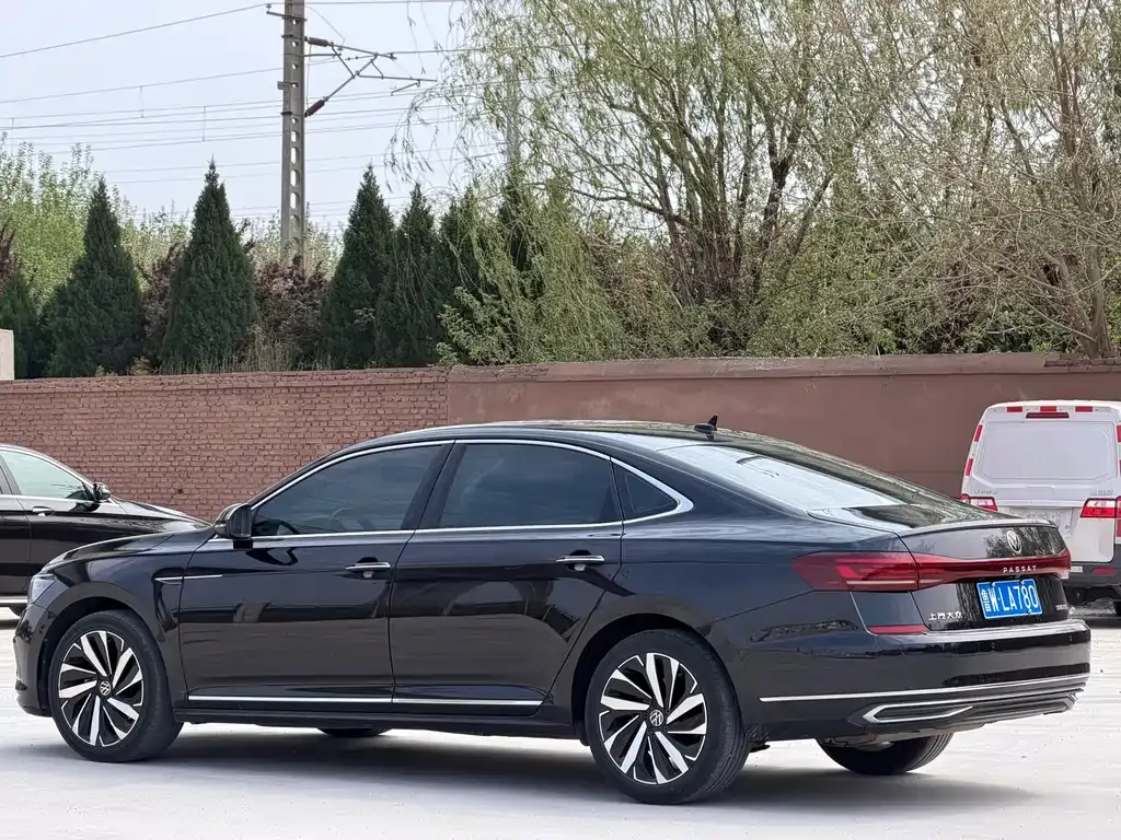 Volkswagen Passat — фото 9