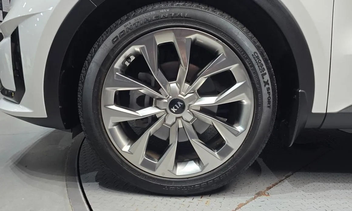 Kia Sorento — фото 8