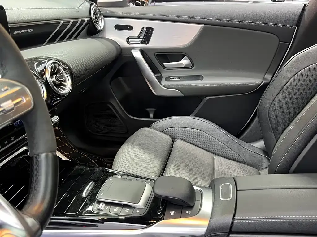 Mercedes-Benz CLA AMG — фото 8