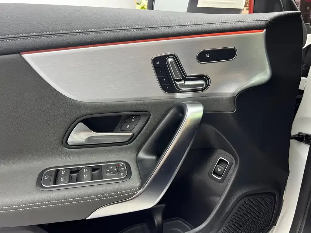 Mercedes-Benz CLA AMG — фото 5