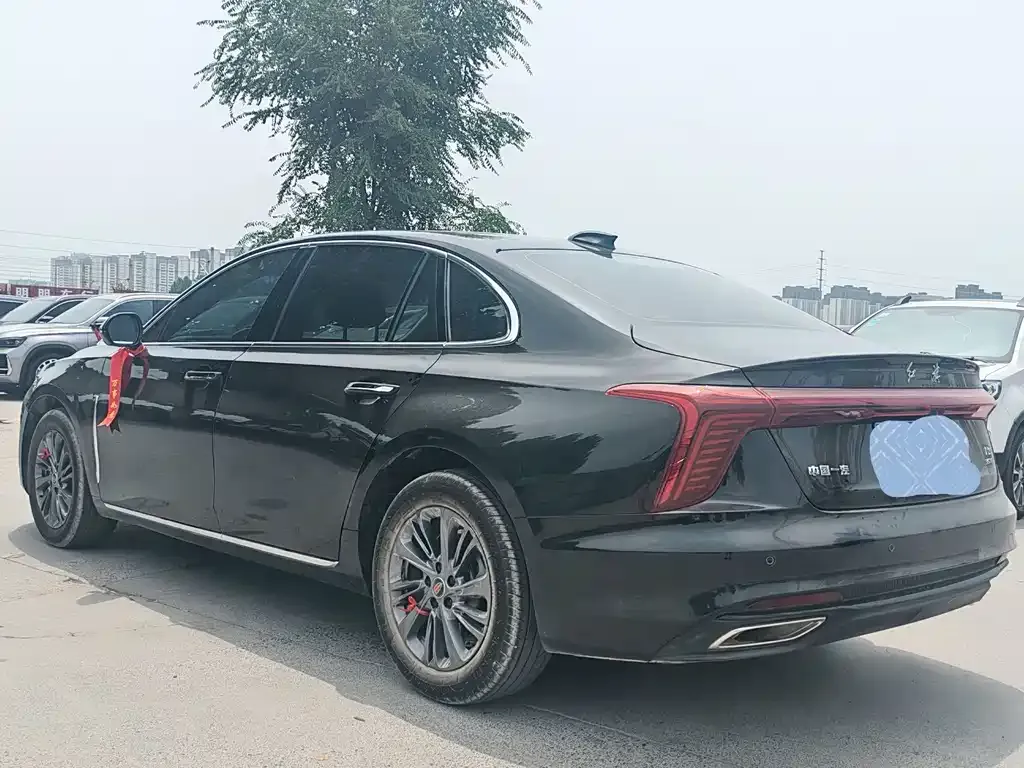 Hongqi H5 — фото 6
