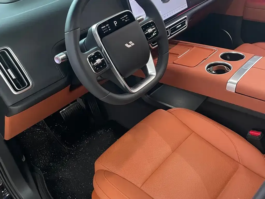 Li Auto L6 — фото 2