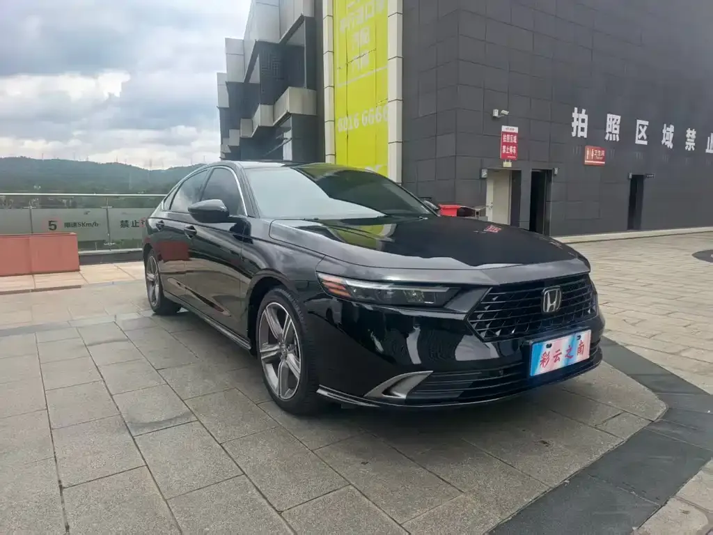 Honda Accord — фото 3
