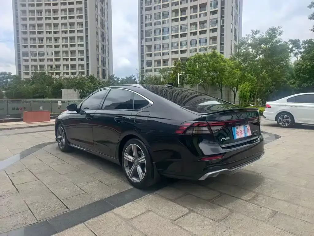 Honda Accord — фото 9