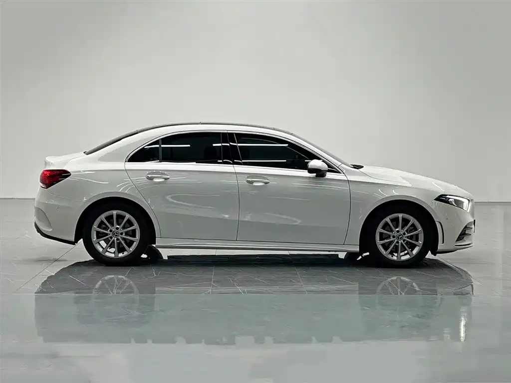 Mercedes-Benz A-Class — фото 10