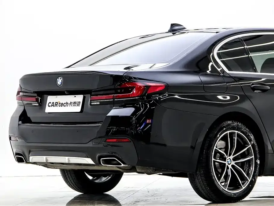 BMW 5 Series — фото 10