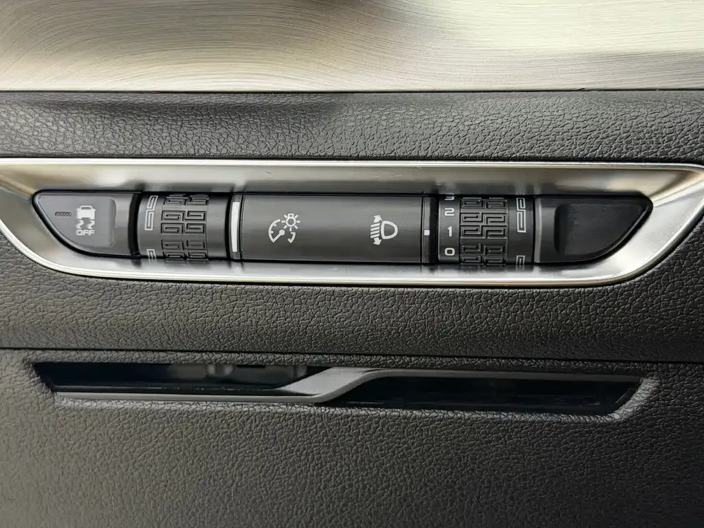 Geely Binyue — фото 6