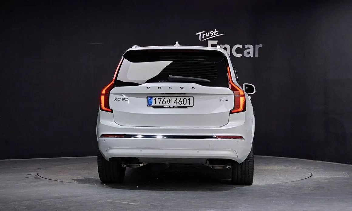 Volvo XC90 — фото 8