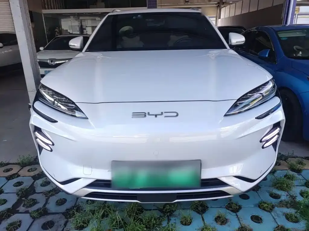 BYD PLUS New Energy — фото 4