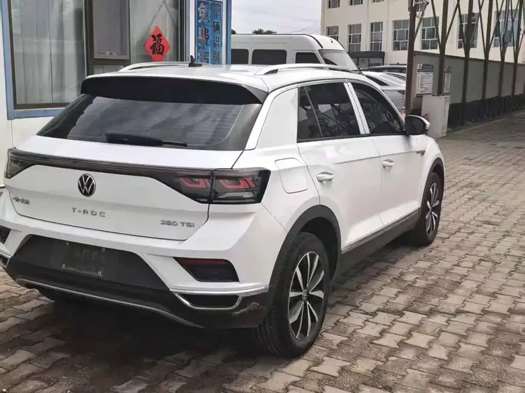 Volkswagen T-Roc — фото 8