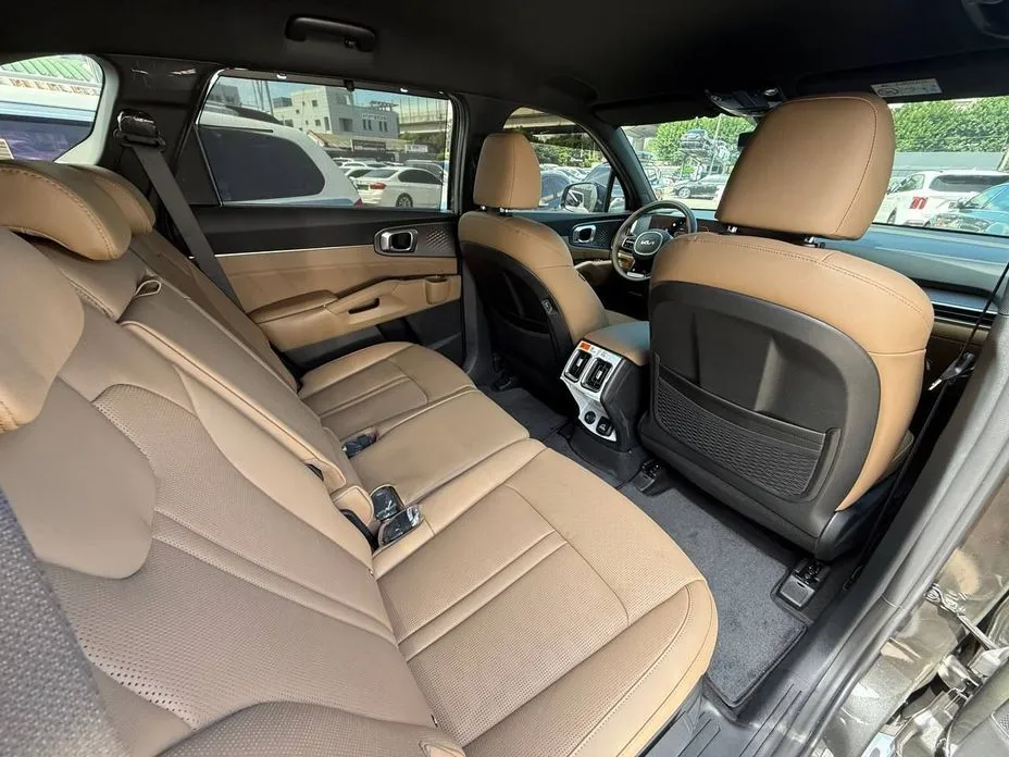 Kia Sorento — фото 10