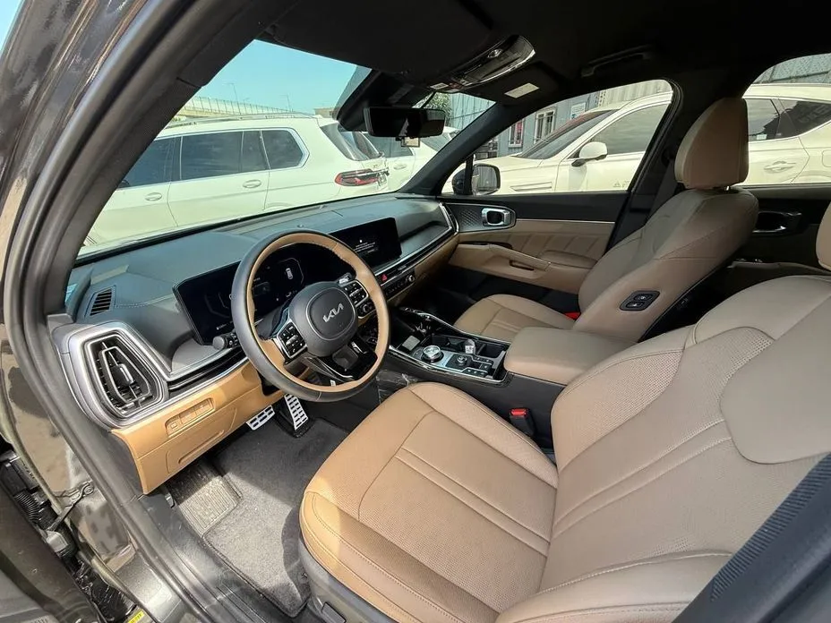 Kia Sorento — фото 8