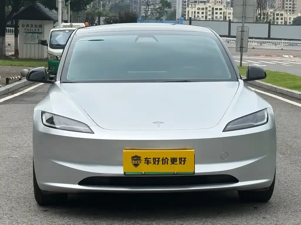 Tesla Model 3 — фото 10
