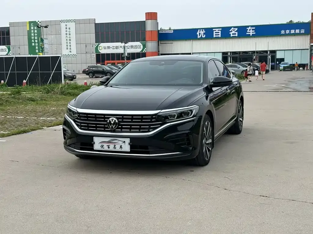Volkswagen Passat — фото 1
