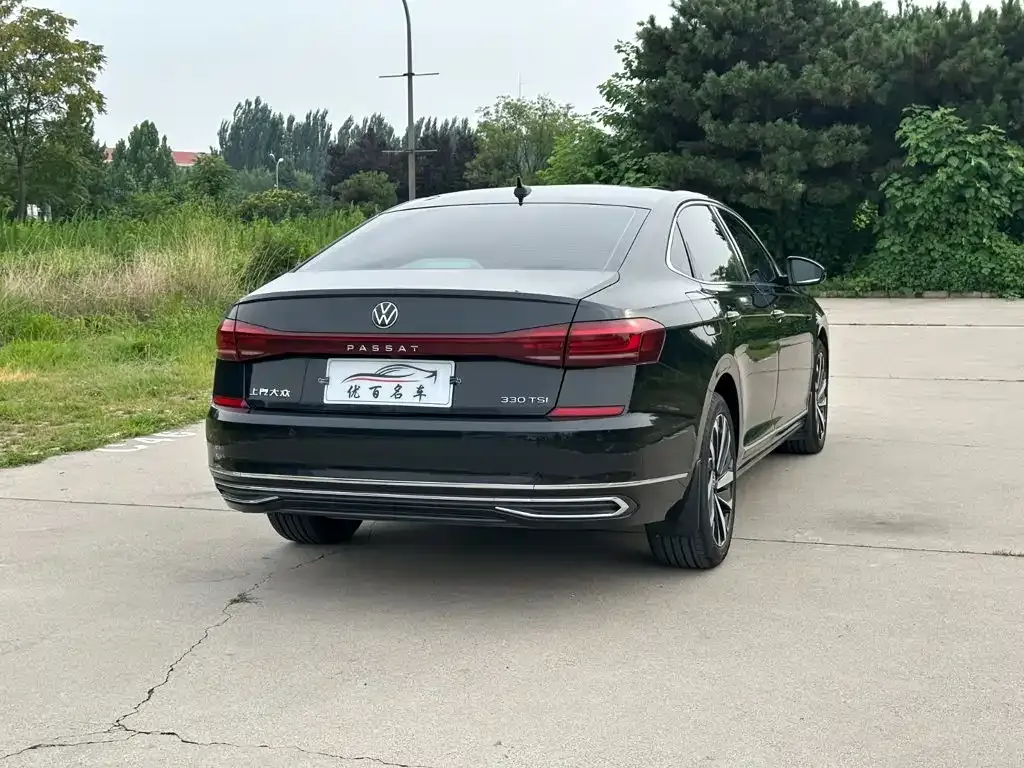 Volkswagen Passat — фото 10