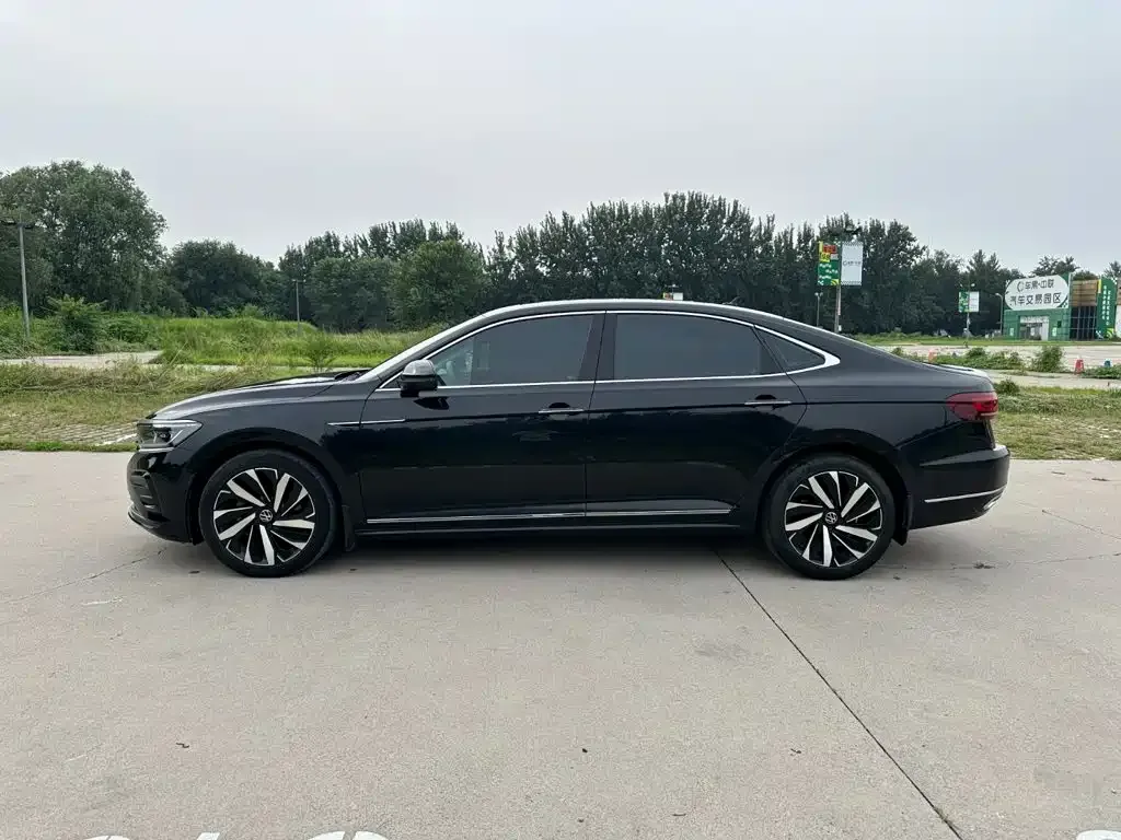 Volkswagen Passat — фото 7