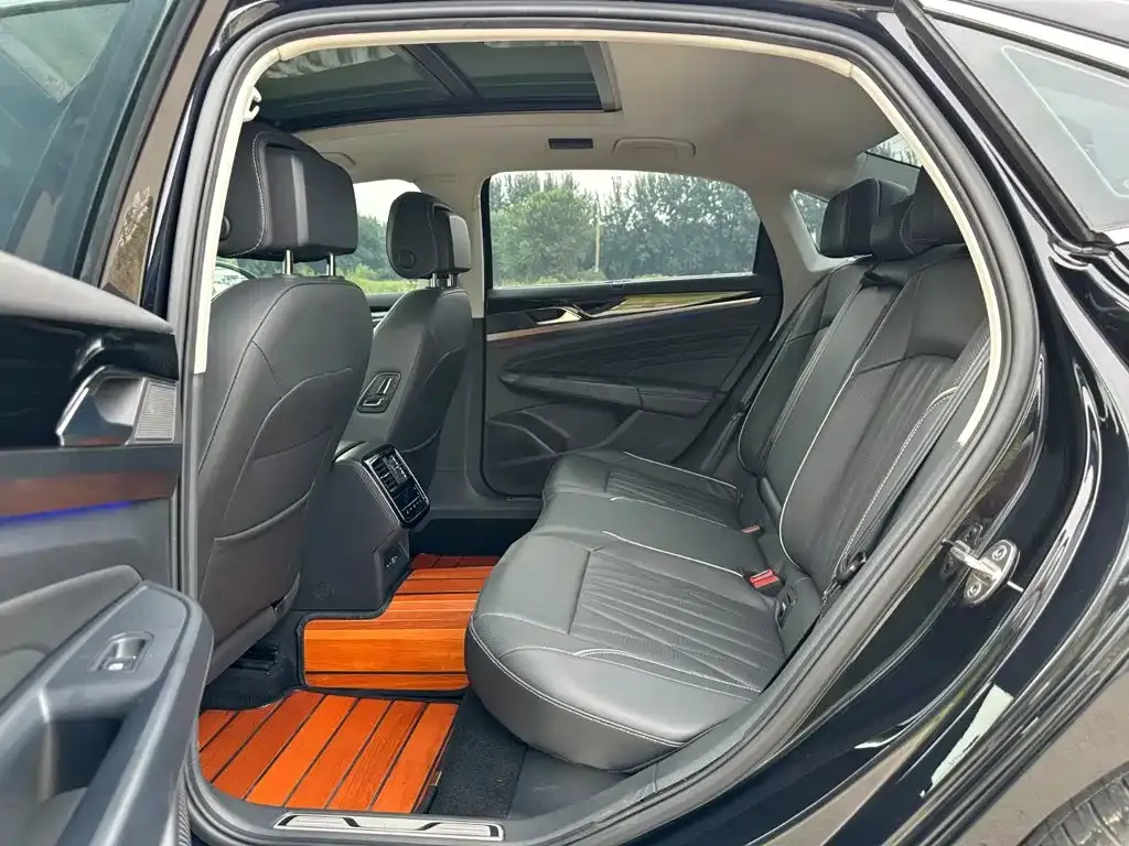Volkswagen Passat — фото 5