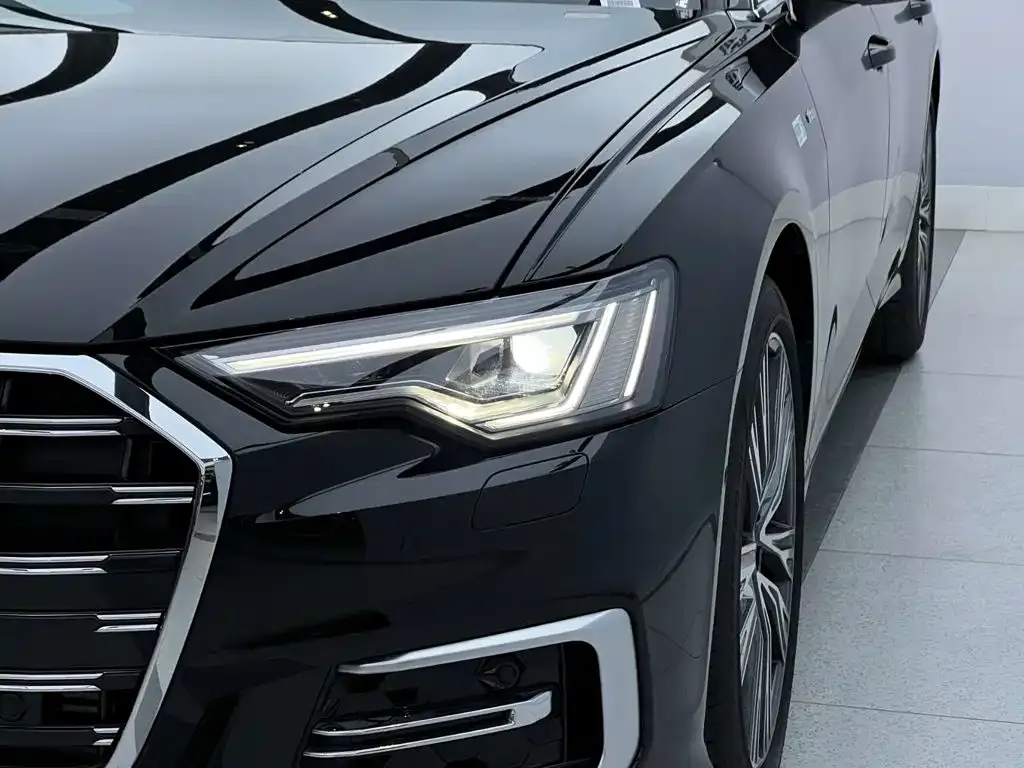 Audi A6L — фото 10