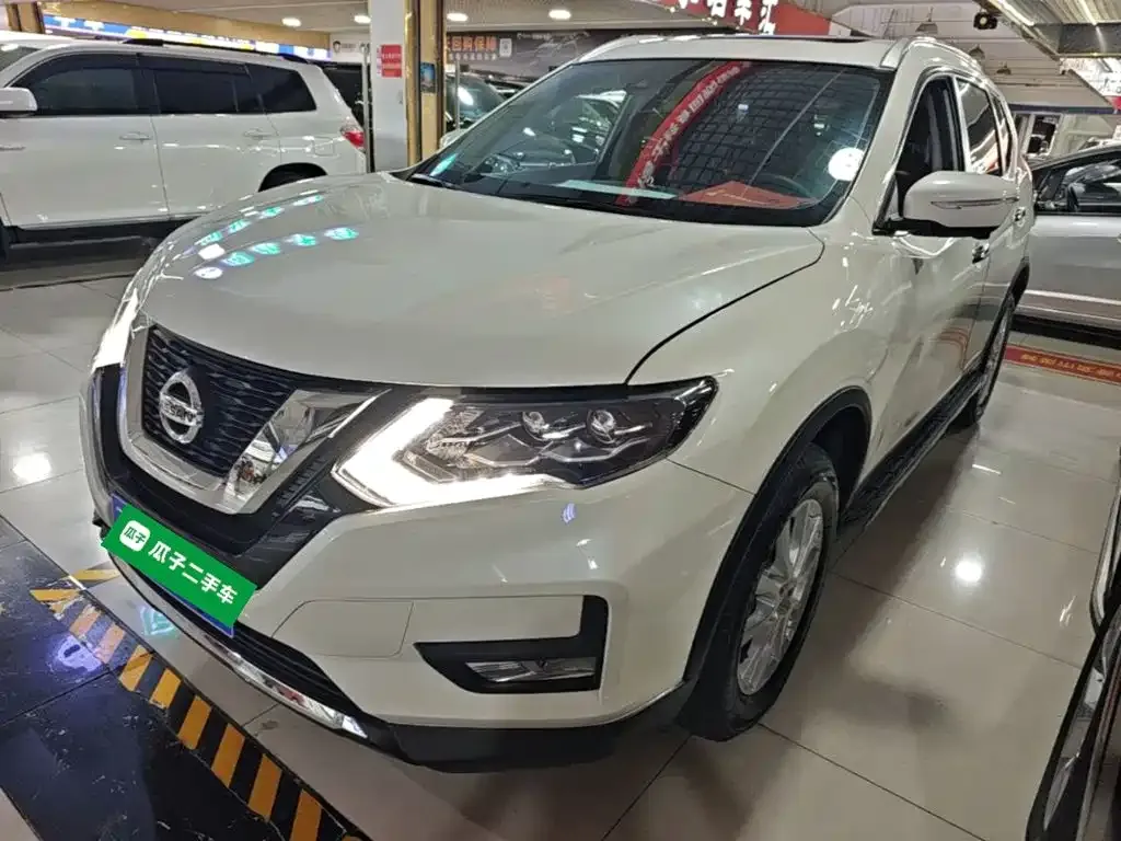 Nissan X-Trail — фото 1