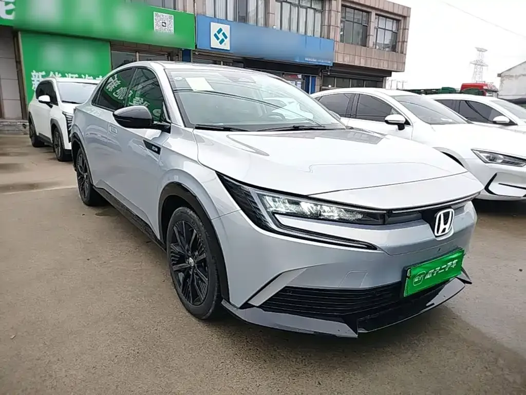 Honda e:NP2 — фото 9