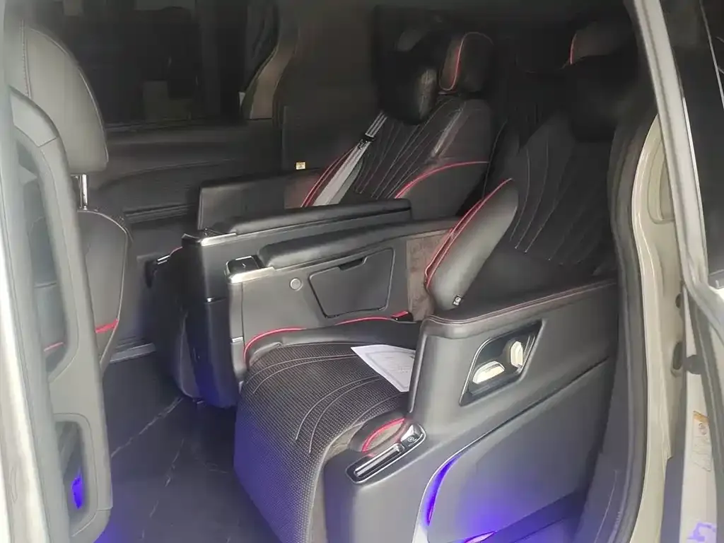 Toyota Sienna — фото 2